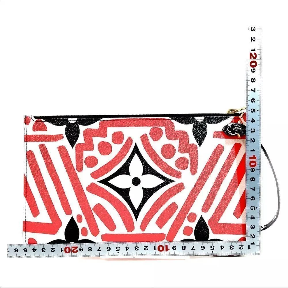 Ltd Edition LOUIS VUITTON Neverfull Crafty Giant Monogram Canvas Wristlet Pouch